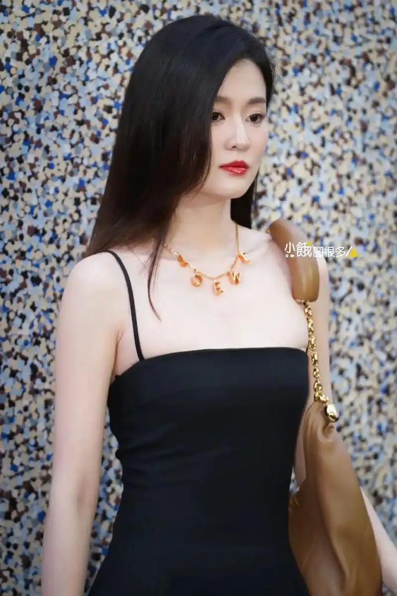 乔欣 #侧颜 - 抖音