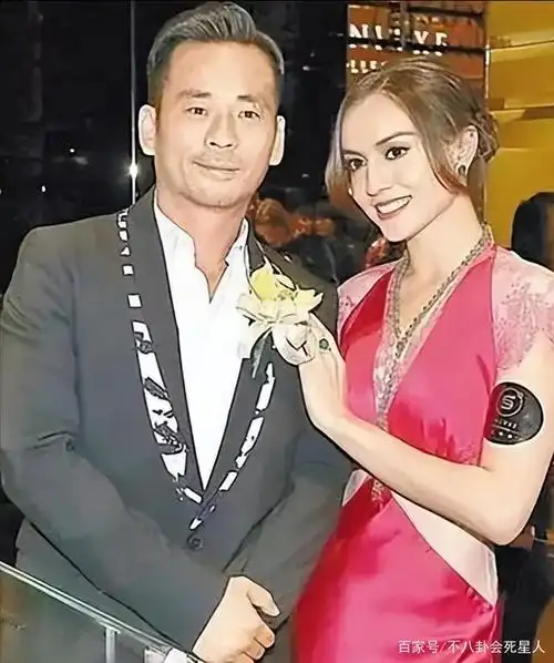 去年年底,有"澳门新赌王"之称的周焯华,外号洗米华被批捕,如今半年