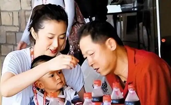 王志文的情感历程,从徐帆男友到陈坚红的丈夫,如今风采依旧