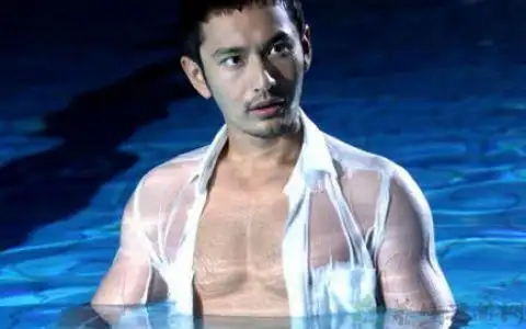 黄晓明胸咚受捧:男人的胸肌要怎么练 - newsfeed4633的日志 - 网易