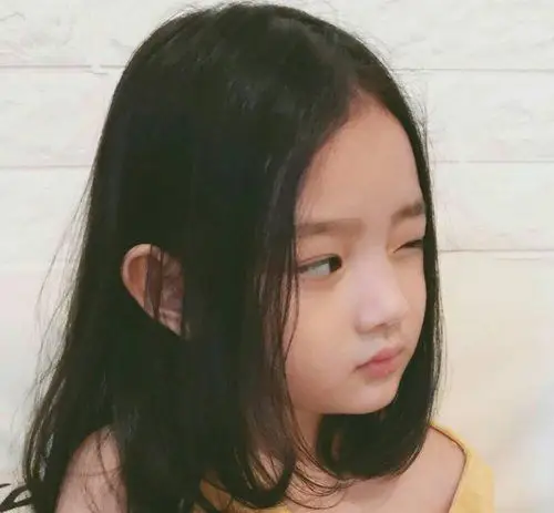 发型 12岁女孩六一可以梳什么样的头发 小女孩中,2019抖音最流行短发