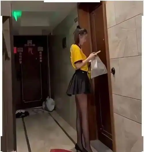 黑丝"外卖媛",卖的是什么?_外卖员_商家_女性