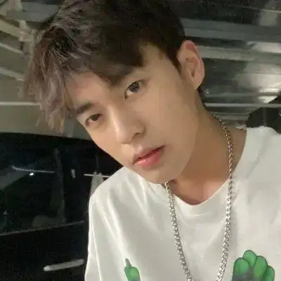 五官超精致帅哥头像高清图片暖男头像帅气阳光真人治愈系