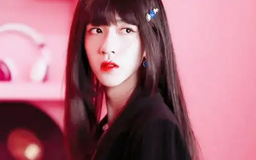 贺峻霖 出圈爆火的未成年女装.