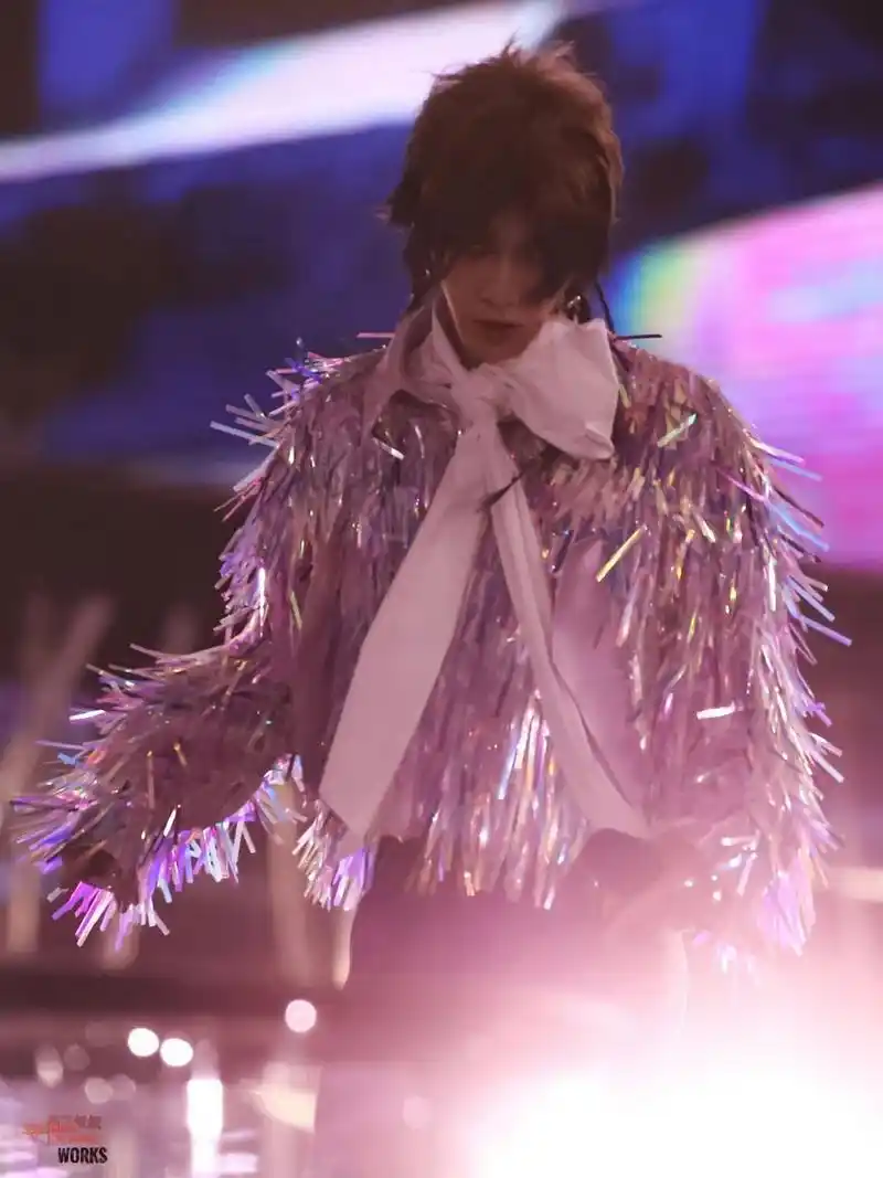 华晨宇 七重人格 火星演唱会今夜一张封神 气场全开