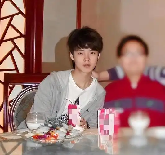 一张照片戳穿了鹿晗的尴尬陈道明的话总算是有人信了