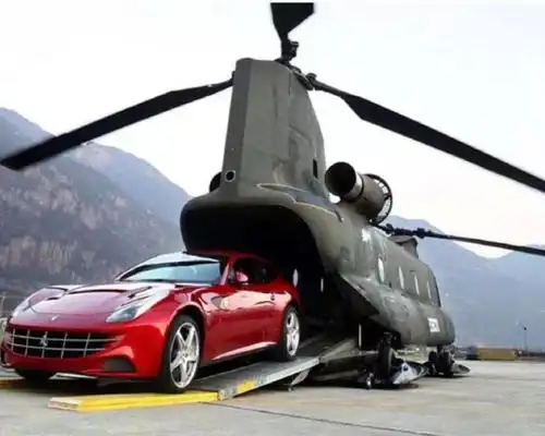 老太太过寿,大儿子开奔驰,二儿子开宝马,穷女婿打来电话:我飞机停哪?