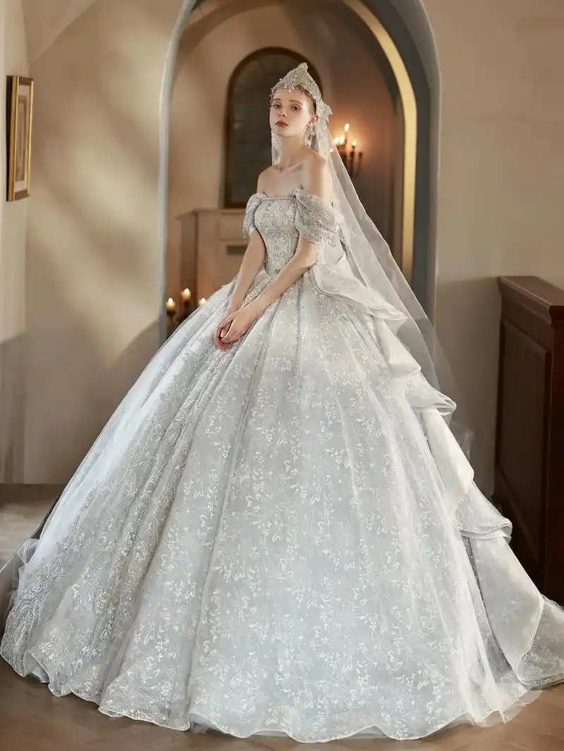 华丽宫廷风|"一纱三穿"的组合婚纱.