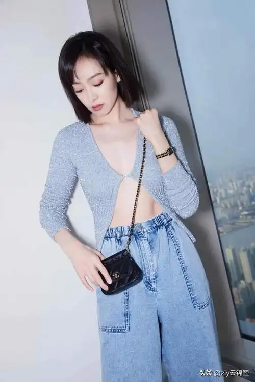 宋茜真是风情万种的女子穿黑色露背礼服秀出好身材性感撩人