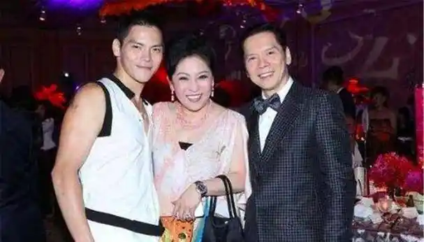 敢砸向华强的场子!还扬言见一次打一次,这位北京混混什么来头?