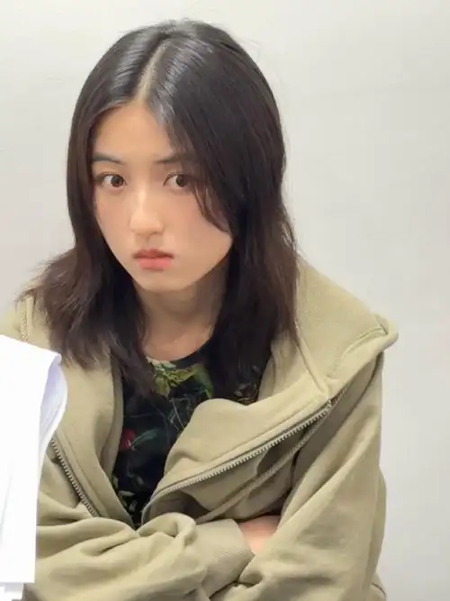 张子枫扫楼生图