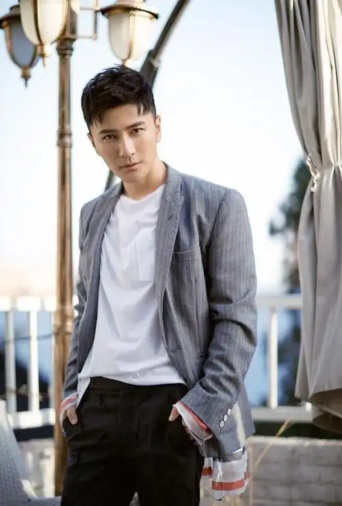 演员刘恩佑:颜值高演技好,拒绝高端女孩追求有隐情