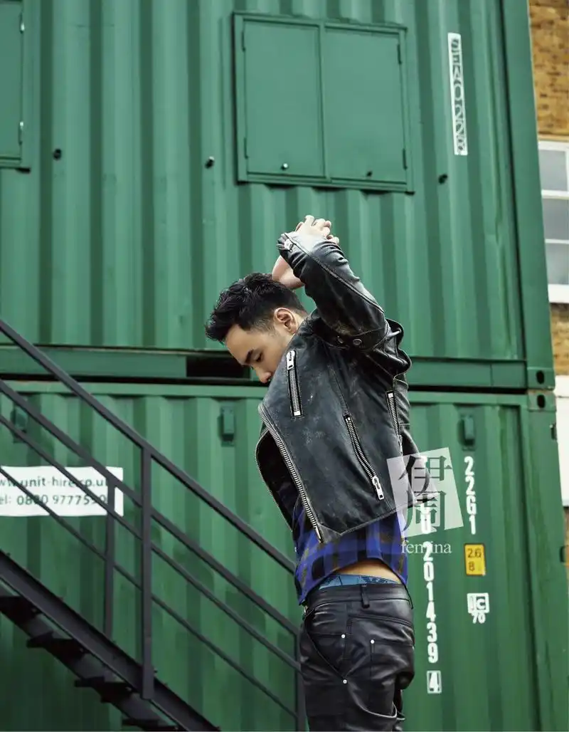 阮经天霸气杂志封面 帅气夹克演绎小天哥风范