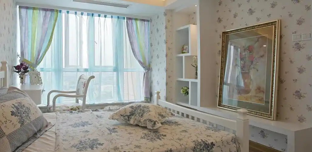 三居室欧式卧室装修实景图片欣赏-20平方房间北欧极简风格装修效果图