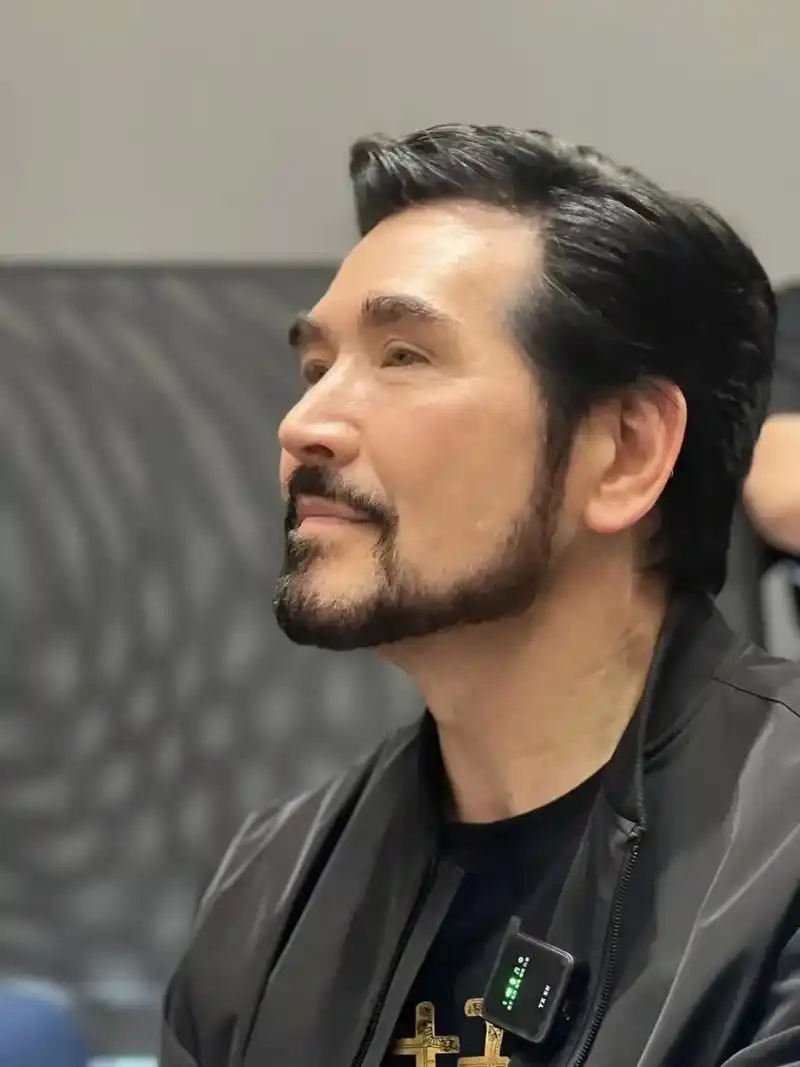 费翔1960年出生,今年已经63岁的高龄了.