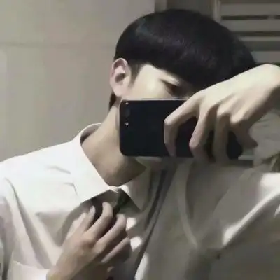 很潮男生手机挡脸头像帅气
