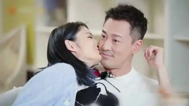 林峯携妻上节目公然跪地示爱,大赞老婆是最好的|林峰|因为爱情|张馨月