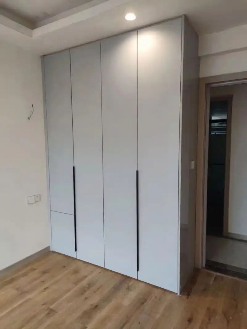 74 衣柜柜门可以直接一门到顶,重点欧松板还是目前定制非常环保的材料