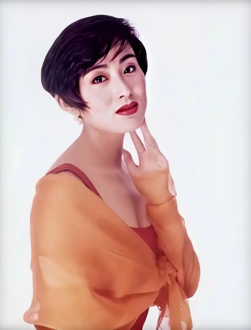 年轻时的张敏真美!