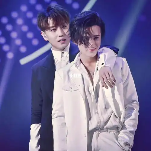 面包都快吃完了爱情怎么还没来#檀健次  #赵泳鑫  #mic男团