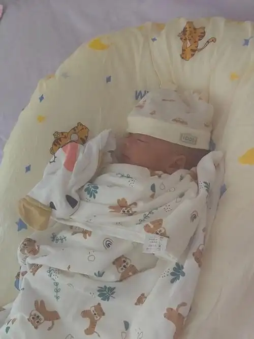 28 6早产宝宝,出院第一天