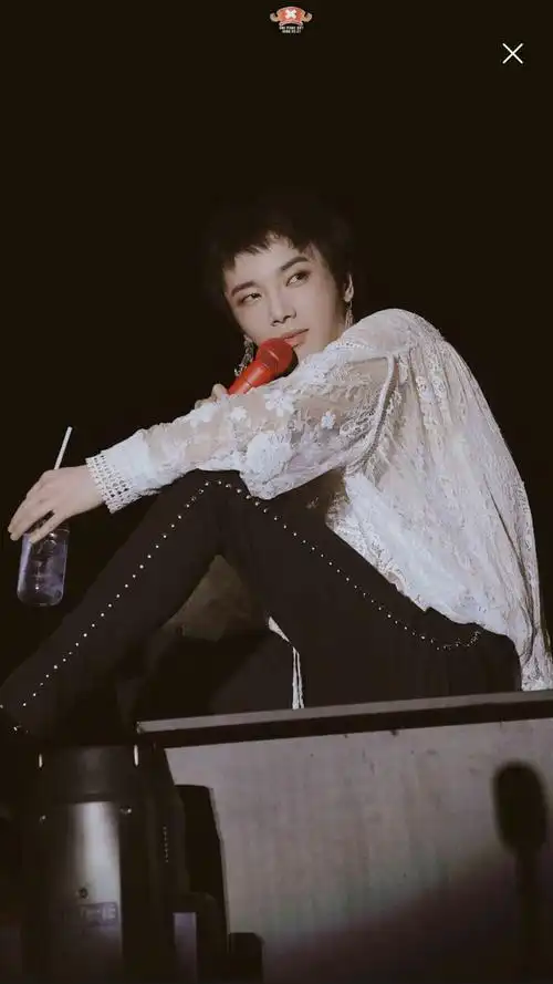 花花-华晨宇壁纸头像