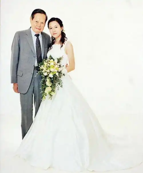 杨振宁翁帆结婚照首度曝光