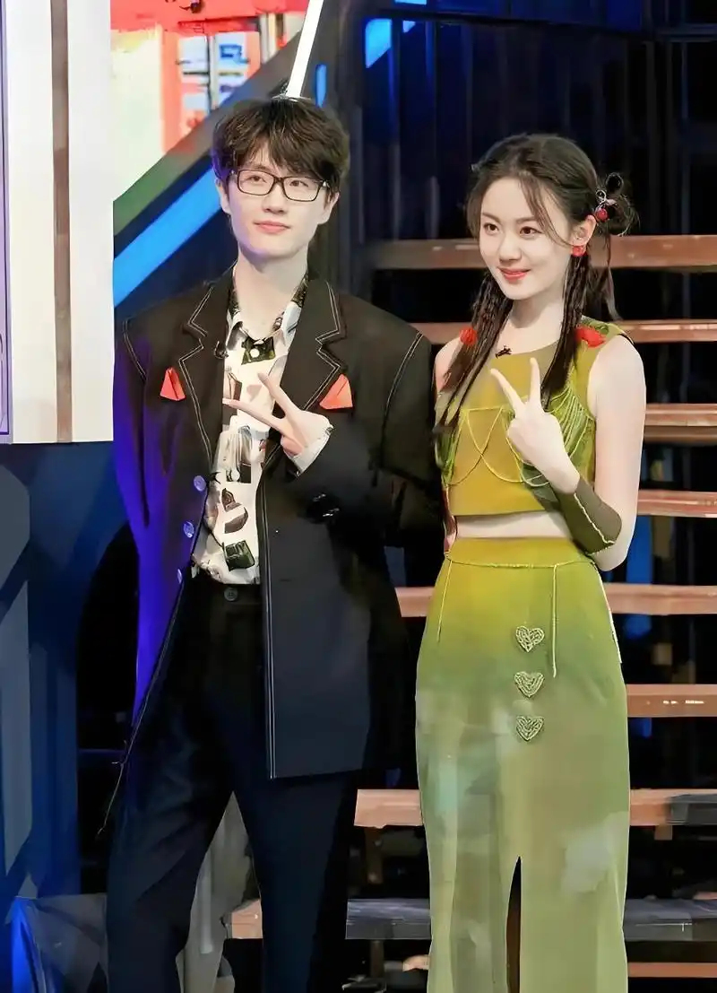 汪苏泷女友:音乐与爱情的和谐乐章