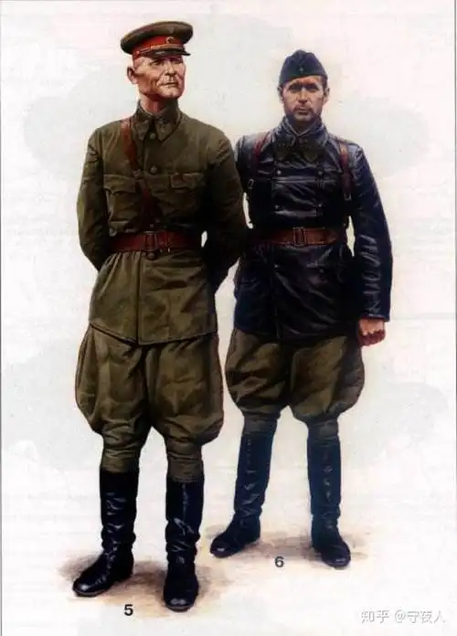 苏联红军二战时配发过黑色皮大衣制服