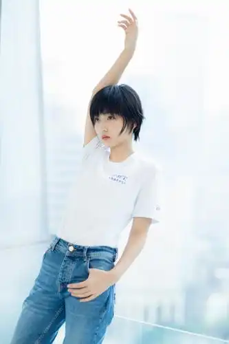 张子枫最新写真集_手机搜狐网