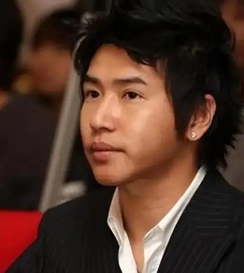 钱枫曾经的钱枫靠着《天天向上》这个节目受到了很多观众们的喜爱