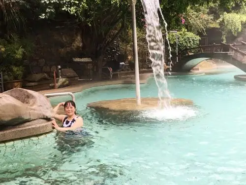 个旧贾沙丫沙底瀑布温泉2018年5月3日)