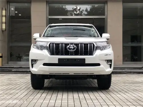 全新一代普拉多4000,2020款丰田霸道4000中东版,前脸采用了尺寸更大的