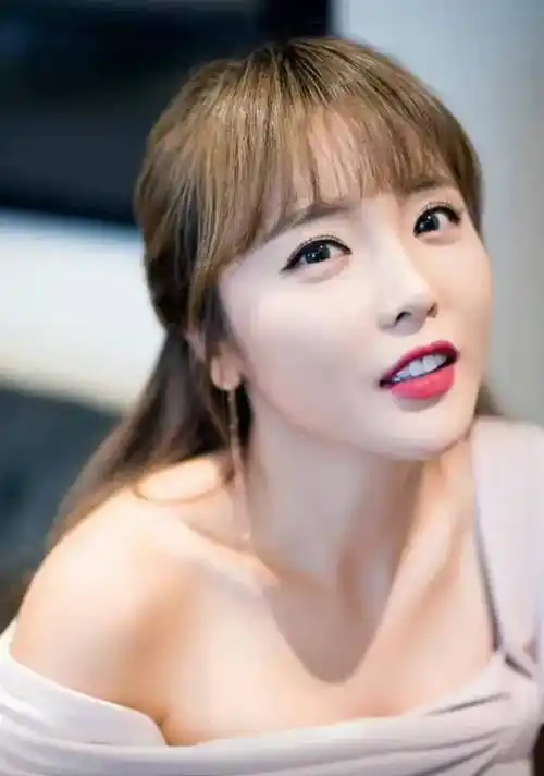 微胖界天花板-洪真英(图集)