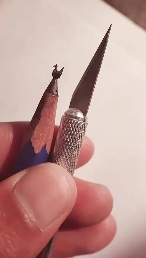 全网最小纸鹤 微雕铅笔