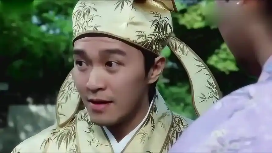 唐伯虎点秋香如花一回头唐伯虎吓到吃惊这个搞笑画面太经典