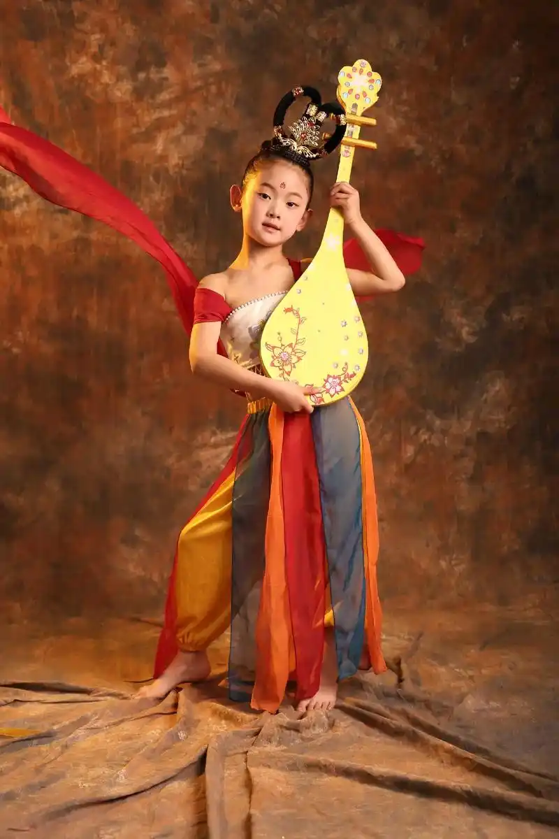 你三岁开始学舞蹈,这是你11(8)岁拍的第一套艺术照,妈妈当做习舞时光