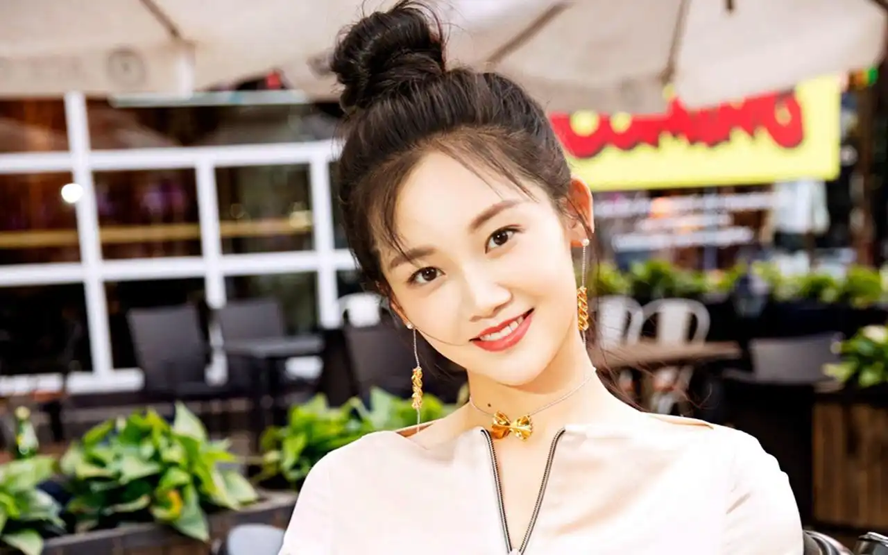 舞蹈演员苗苗高清写真壁纸