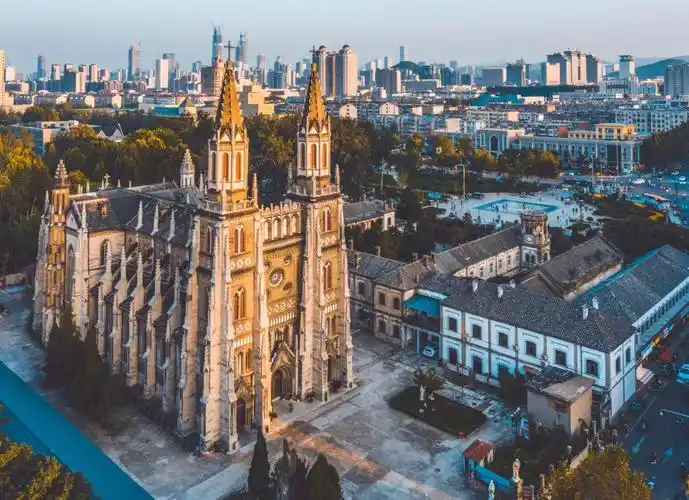 济南巴黎圣母院洪家楼教堂航拍