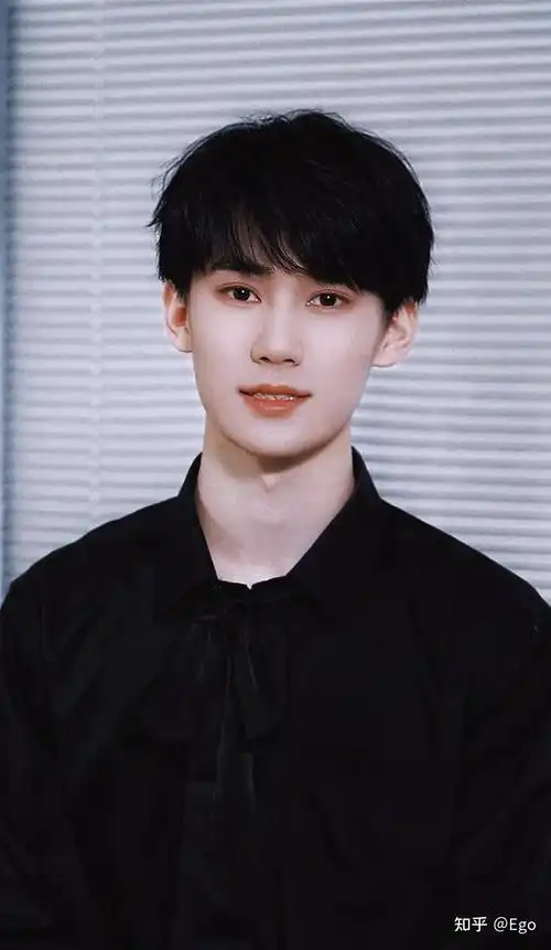 姐子们有没有张真源的神图