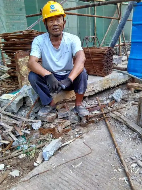 生活在农村的这类人最尴尬,外出打工实属无奈!