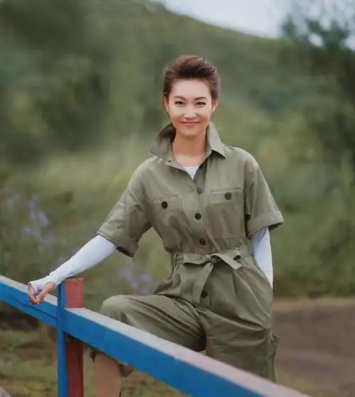 如今证明,47岁"未婚未育"的李梓萌,如愿走上了另一条人生大道_腾讯