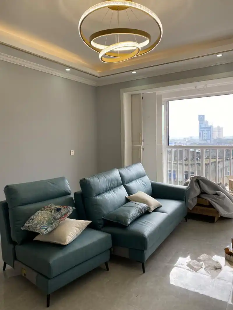 求助这个灰蓝色沙发配什么沙发垫好看那～ 沙发面料是偏皮的科技布,想