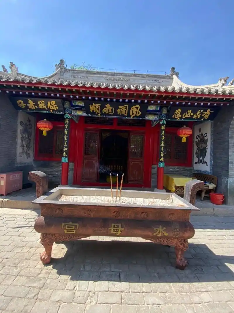 张家口市水母宫 河北省张家口市水母宫:位于市区西北的卧云山山麓,相