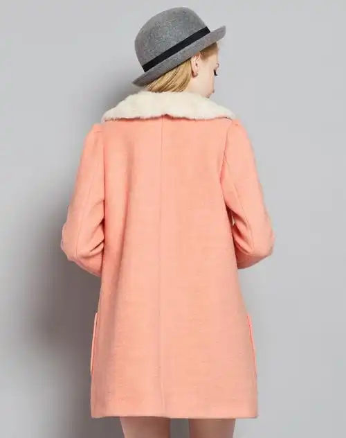 橘粉色甜美毛领外套