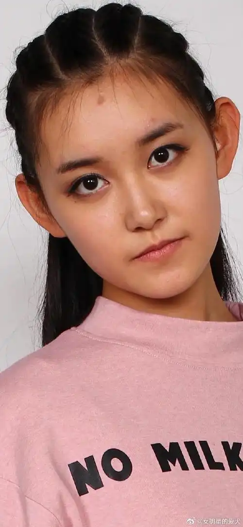 蒋依依高清素颜怼脸,这种照片太有感觉了#蒋依依