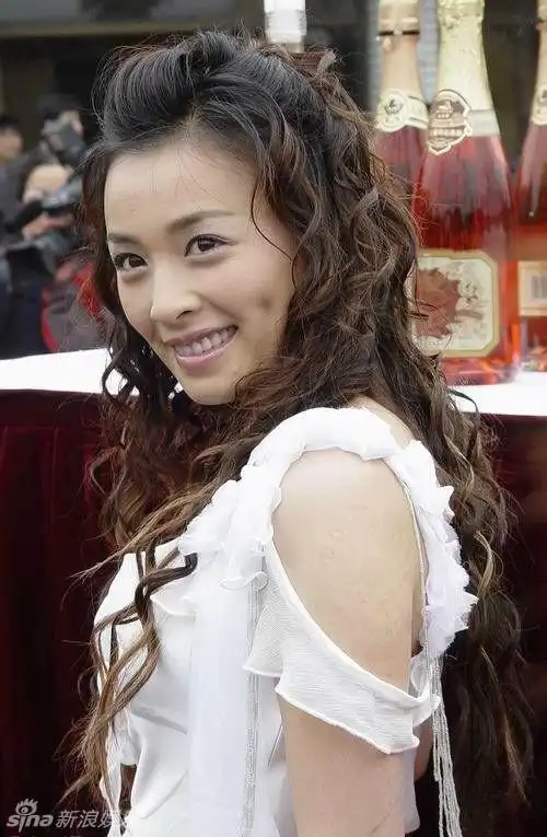 青春照相馆张庭珍贵旧照酒窝美女楚楚动人