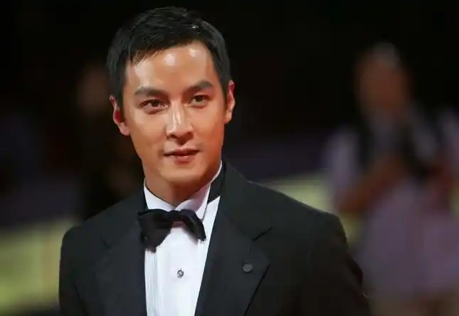 吴彦祖:演匪徒剃光头没顾虑 吴彦祖坦言,接拍《除暴》,首先是因为此前