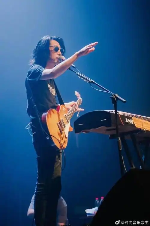 谢天笑演唱会福利霹雳舞