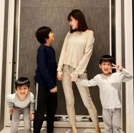 林志颖儿子整容式蜕变!双胞胎儿子颜值差异引众怒 育儿大公开!